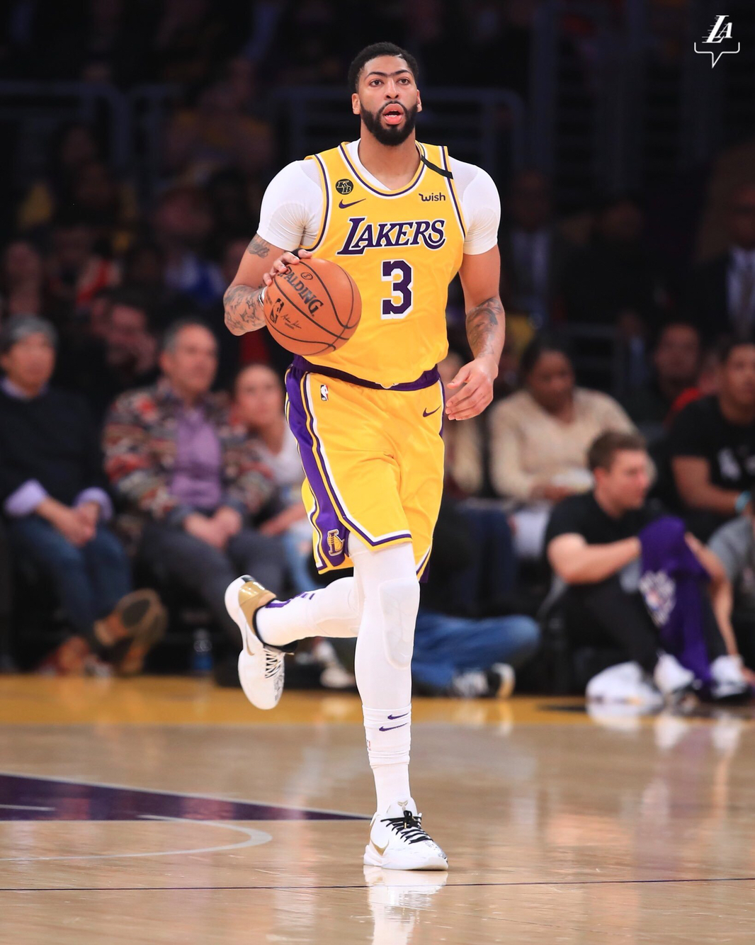 曼城控球优势明显